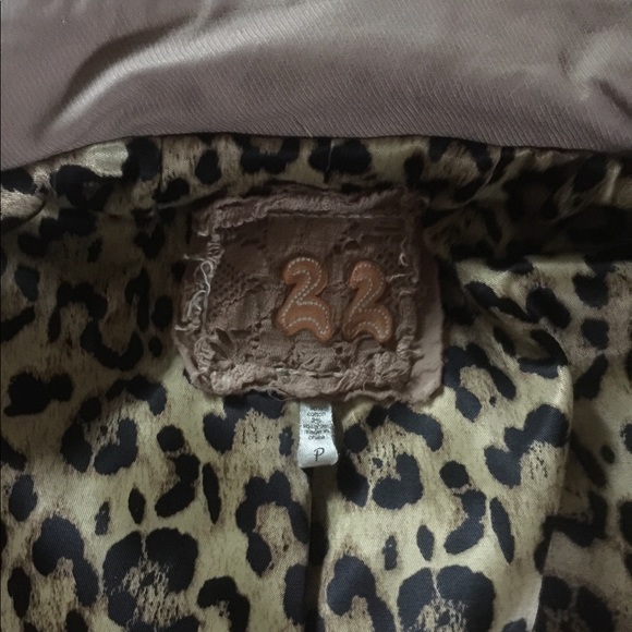 Beautiful khaki jacket with leopard lining - Picture 7 of 7